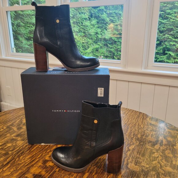 Tommy Hilfiger Britton Women’s Ankle Booties. Black. Size 7.5. - Picture 1 of 15